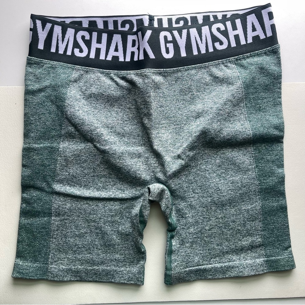 Gymshark flex shorts - medium